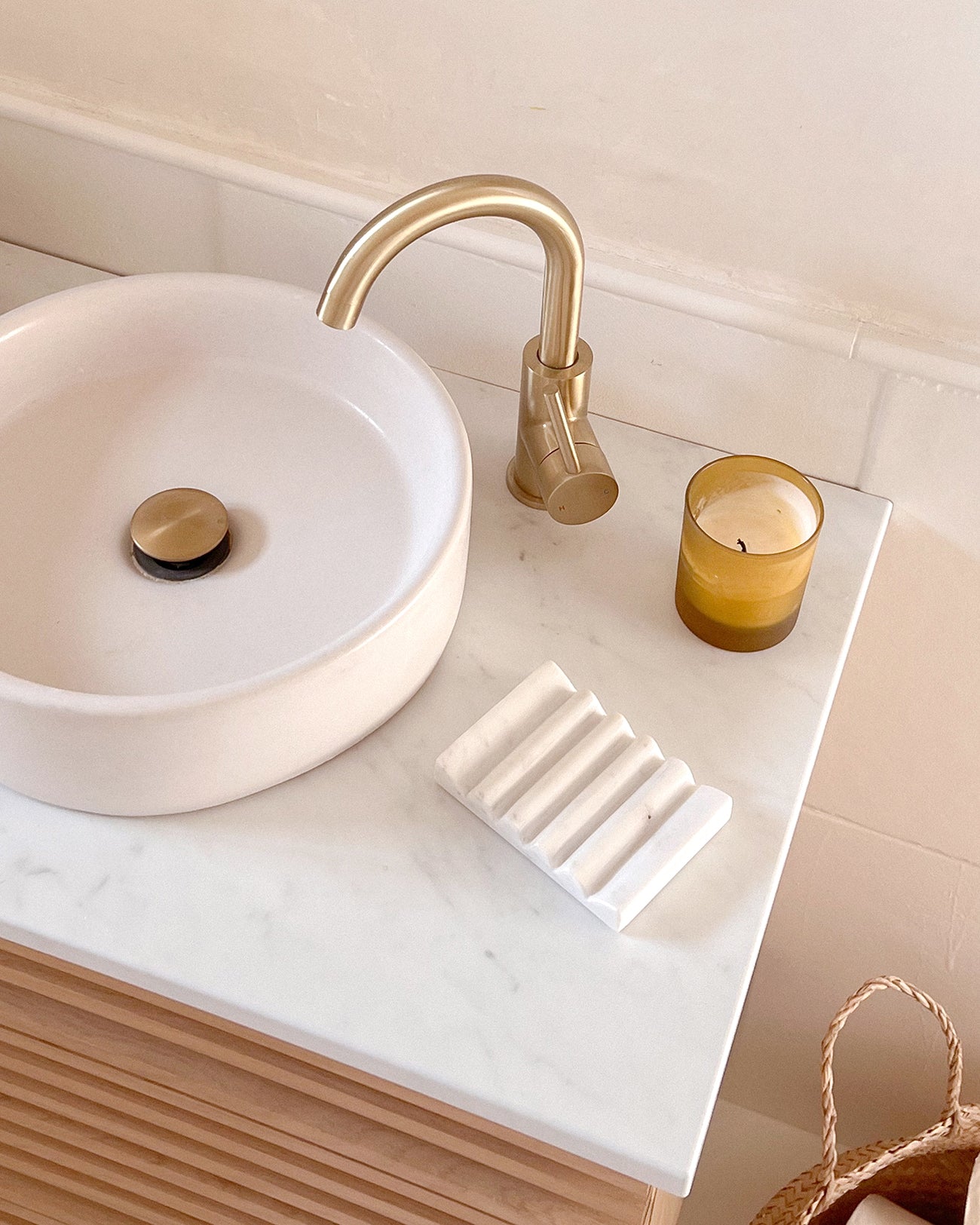 Wavy Marble Soap Dish