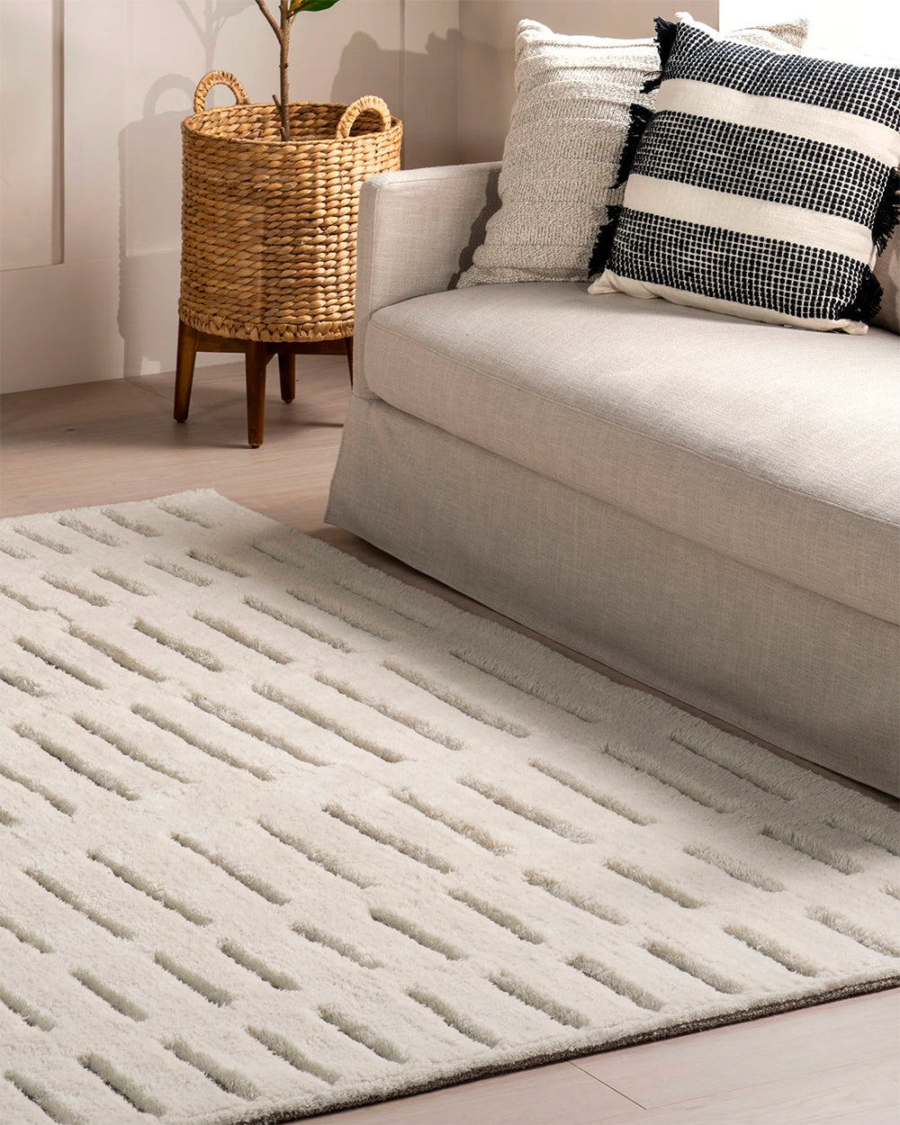 Winona Dash Tufted Wool Rug