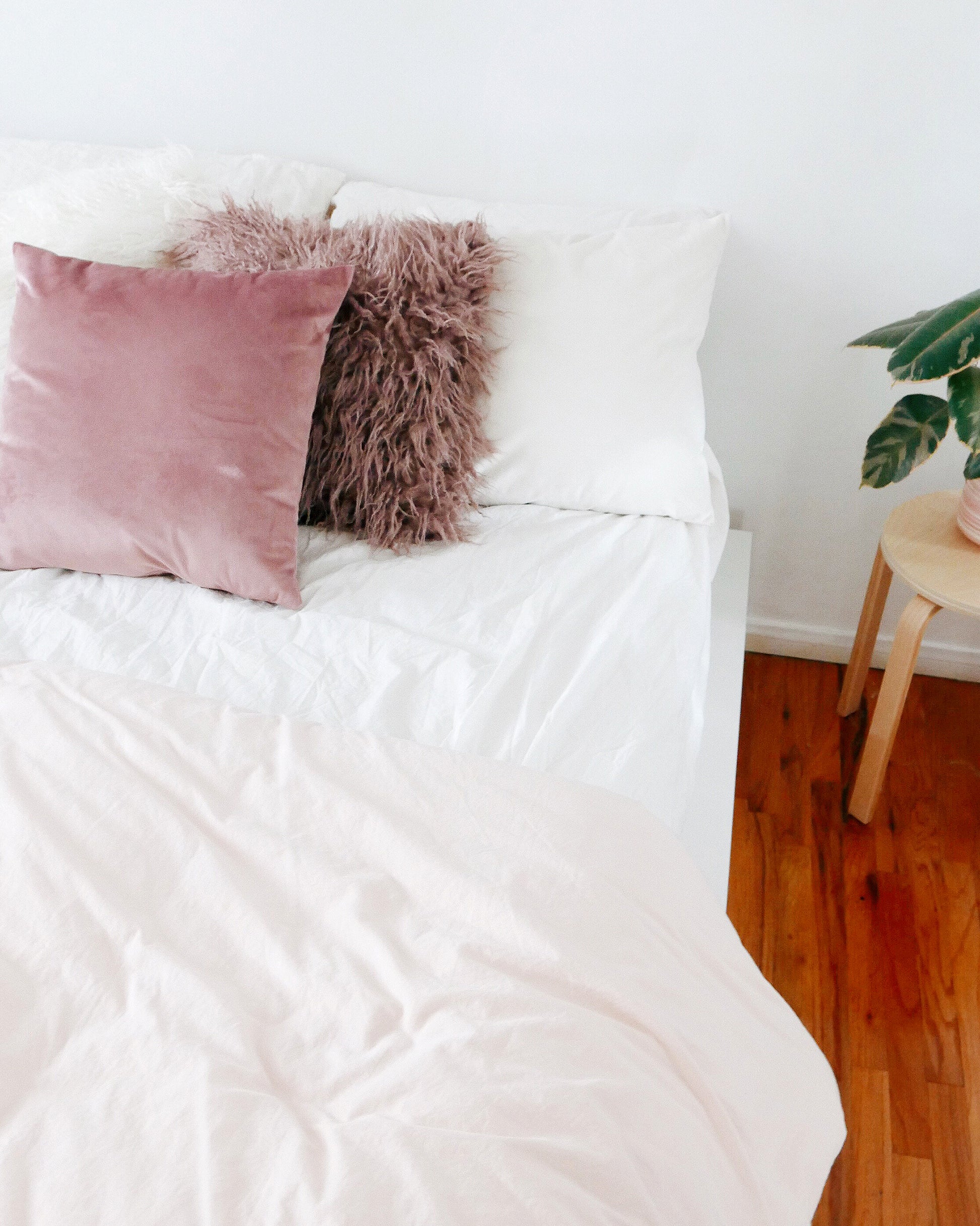 Lilac Faux Fur Pillow - Hesby
