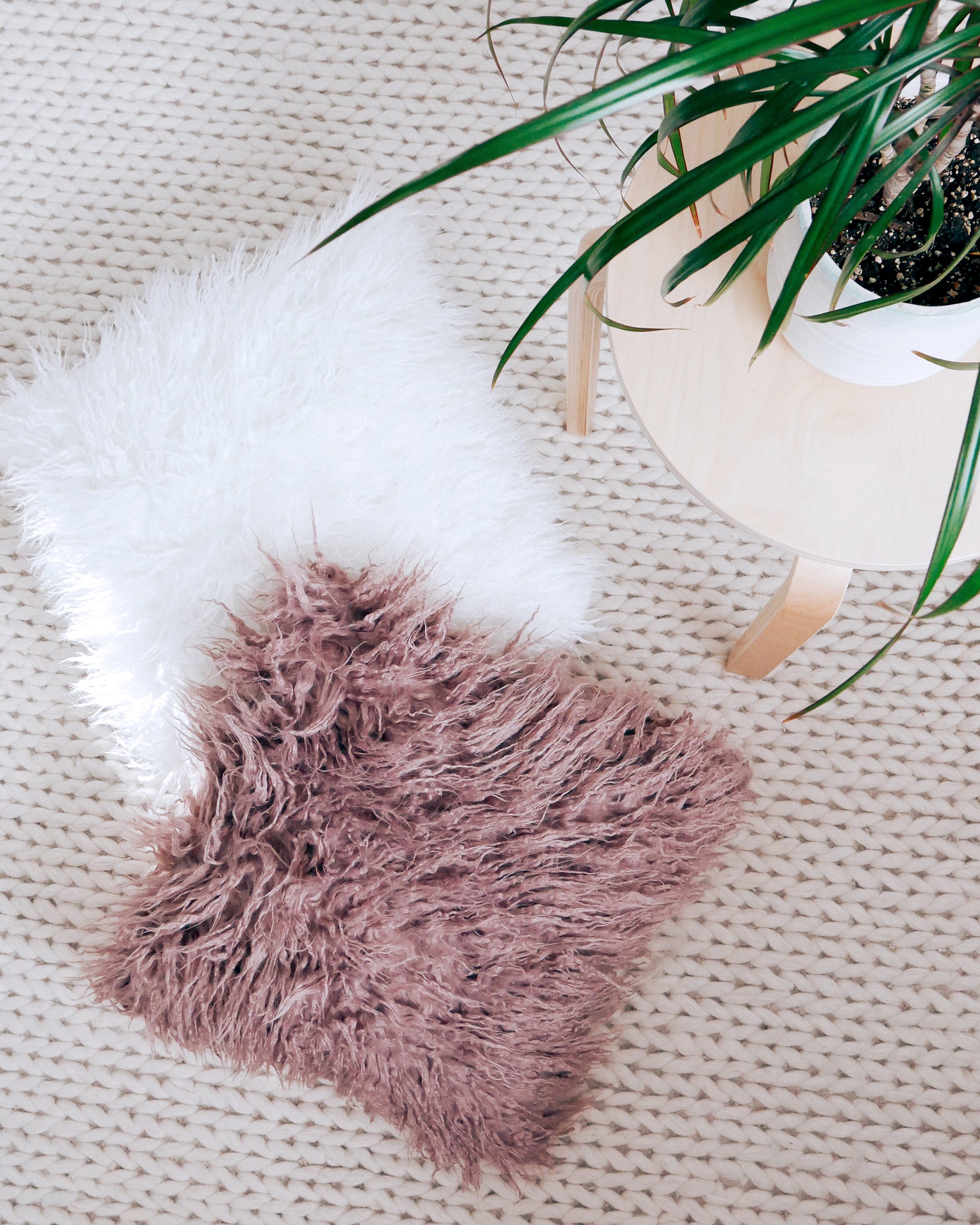 Lilac Faux Fur Pillow - Hesby