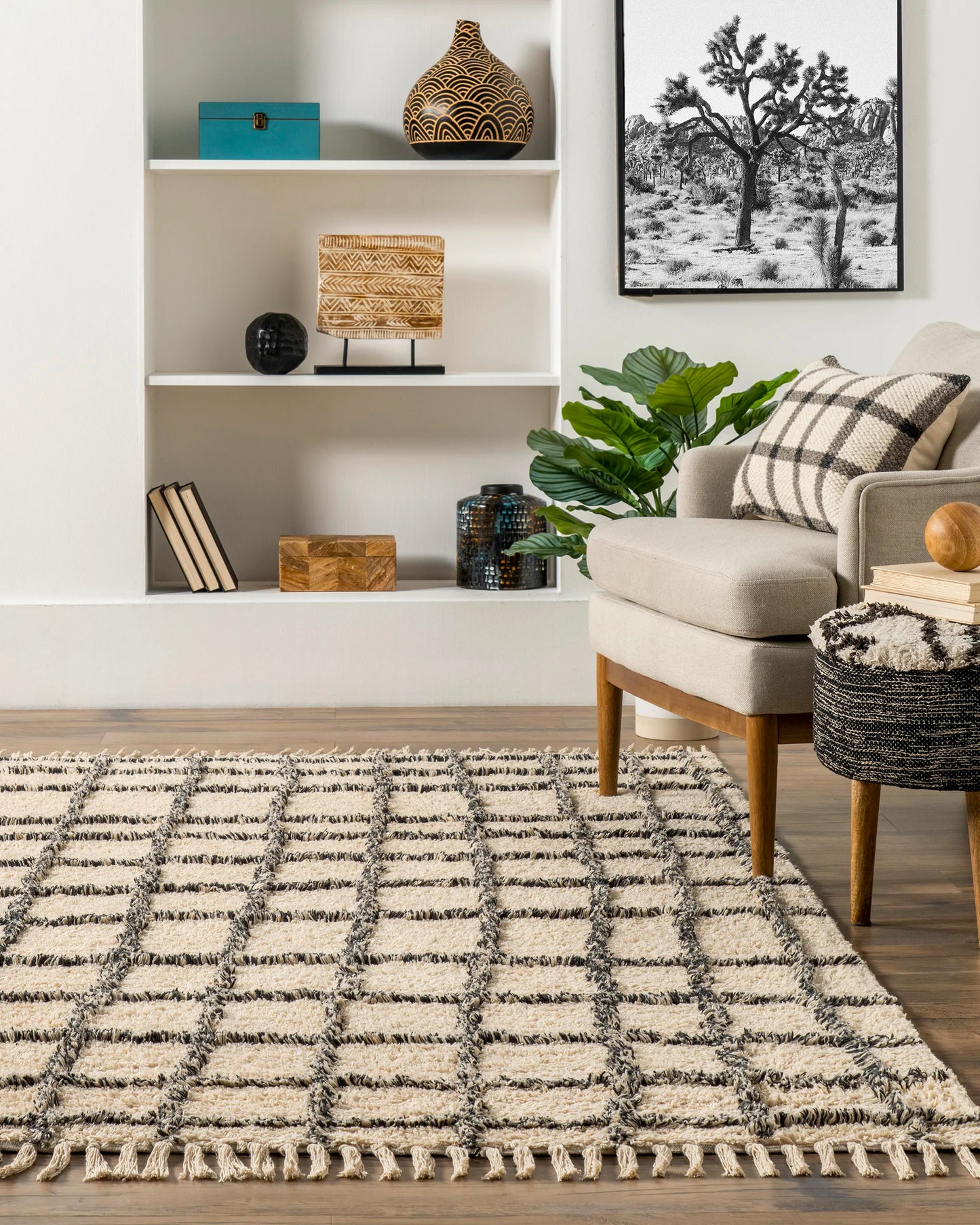 Capri Crosshatch Tasseled Rug