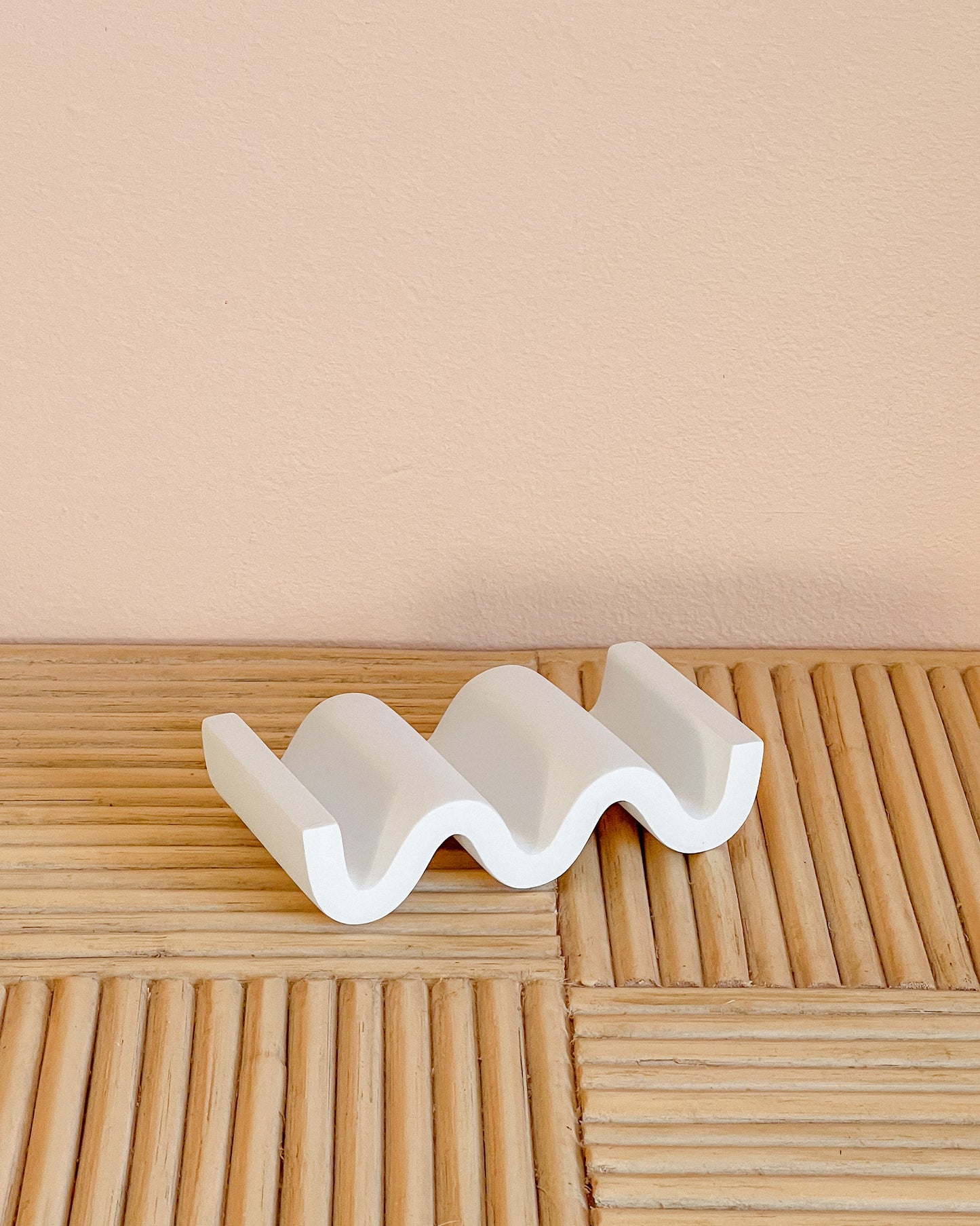 White Wavy Cement Dish