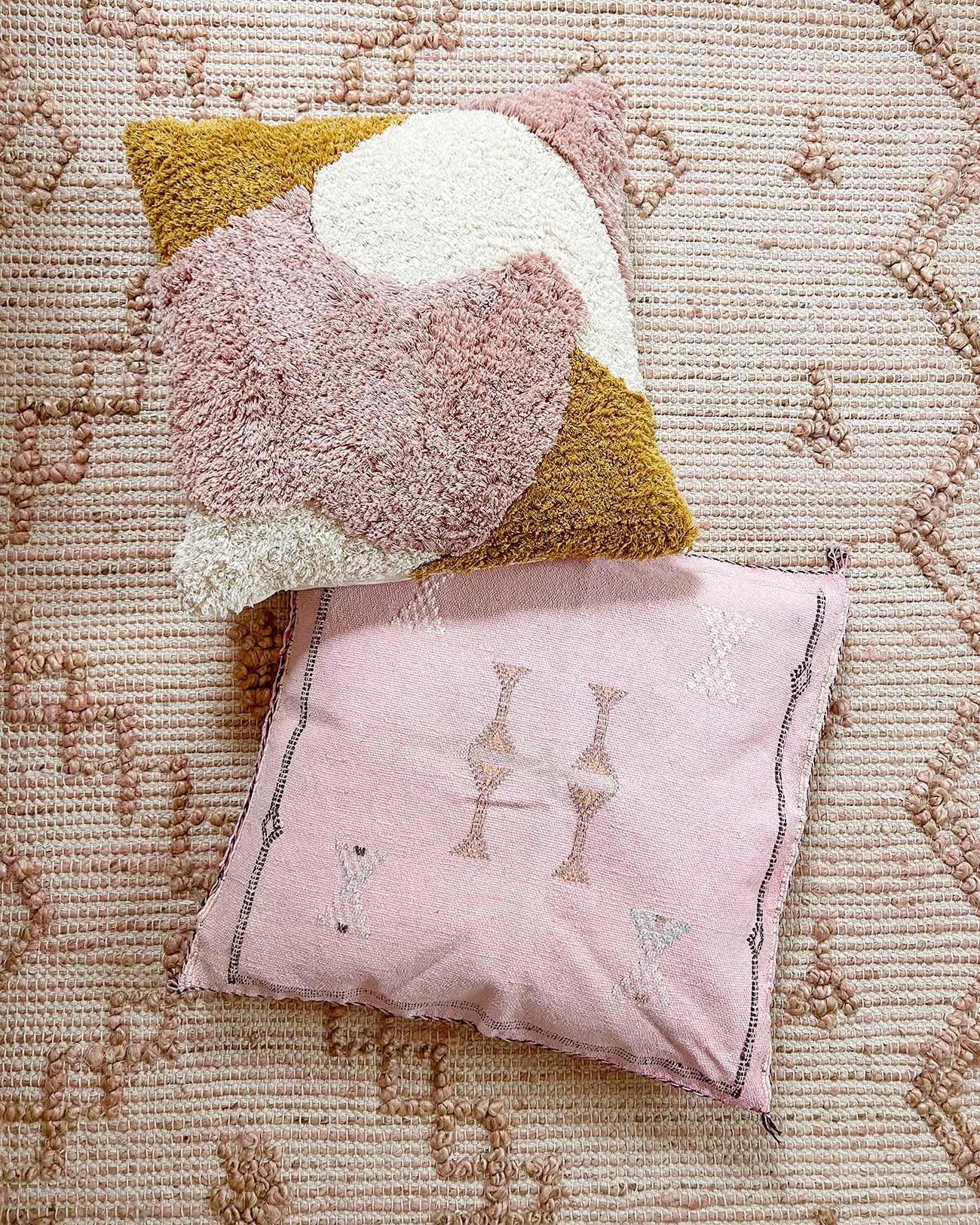 Yucca Pink Tufted Throw Pillow