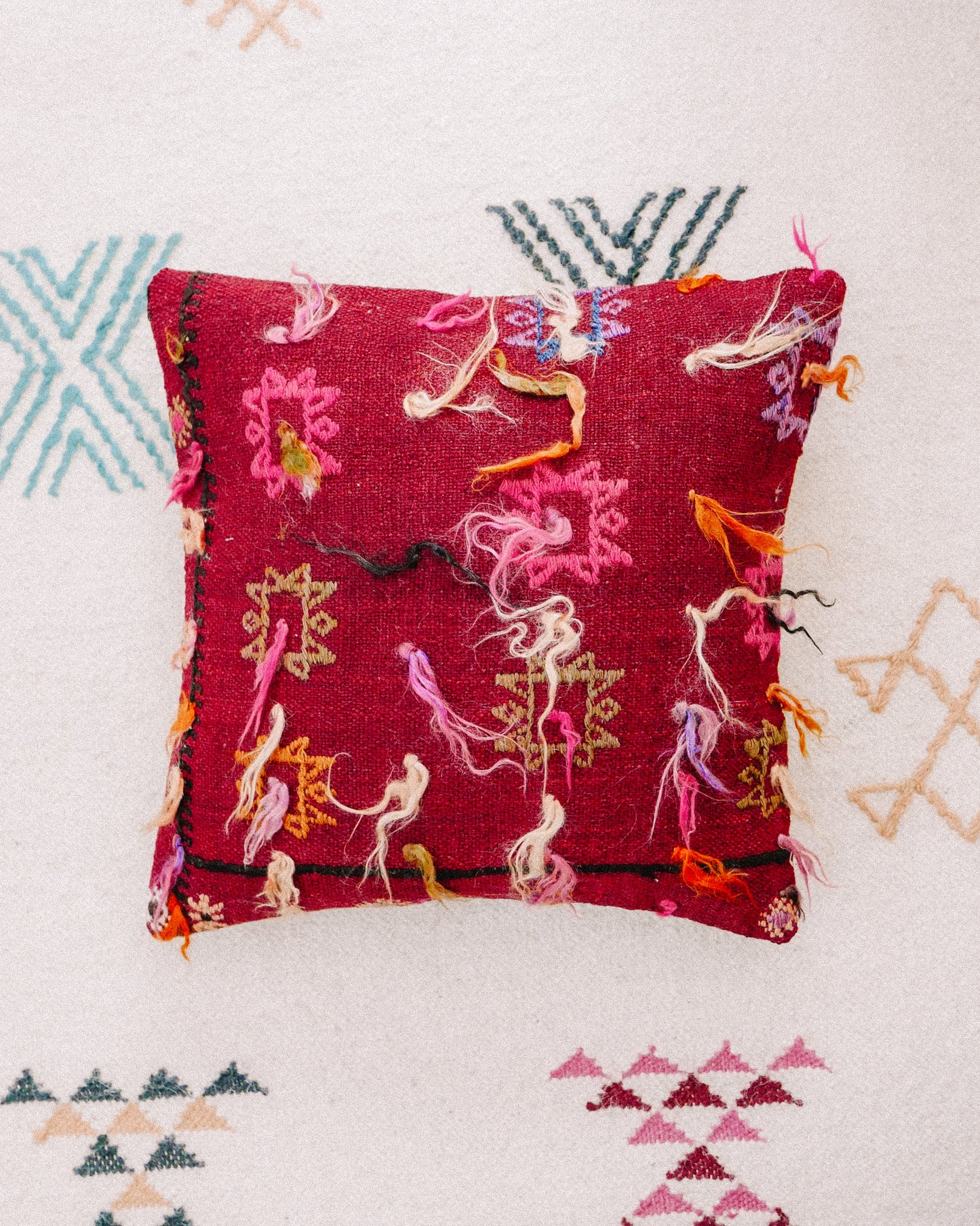 Rainbow Shaggy Graphic Kilim Pillow - Hesby