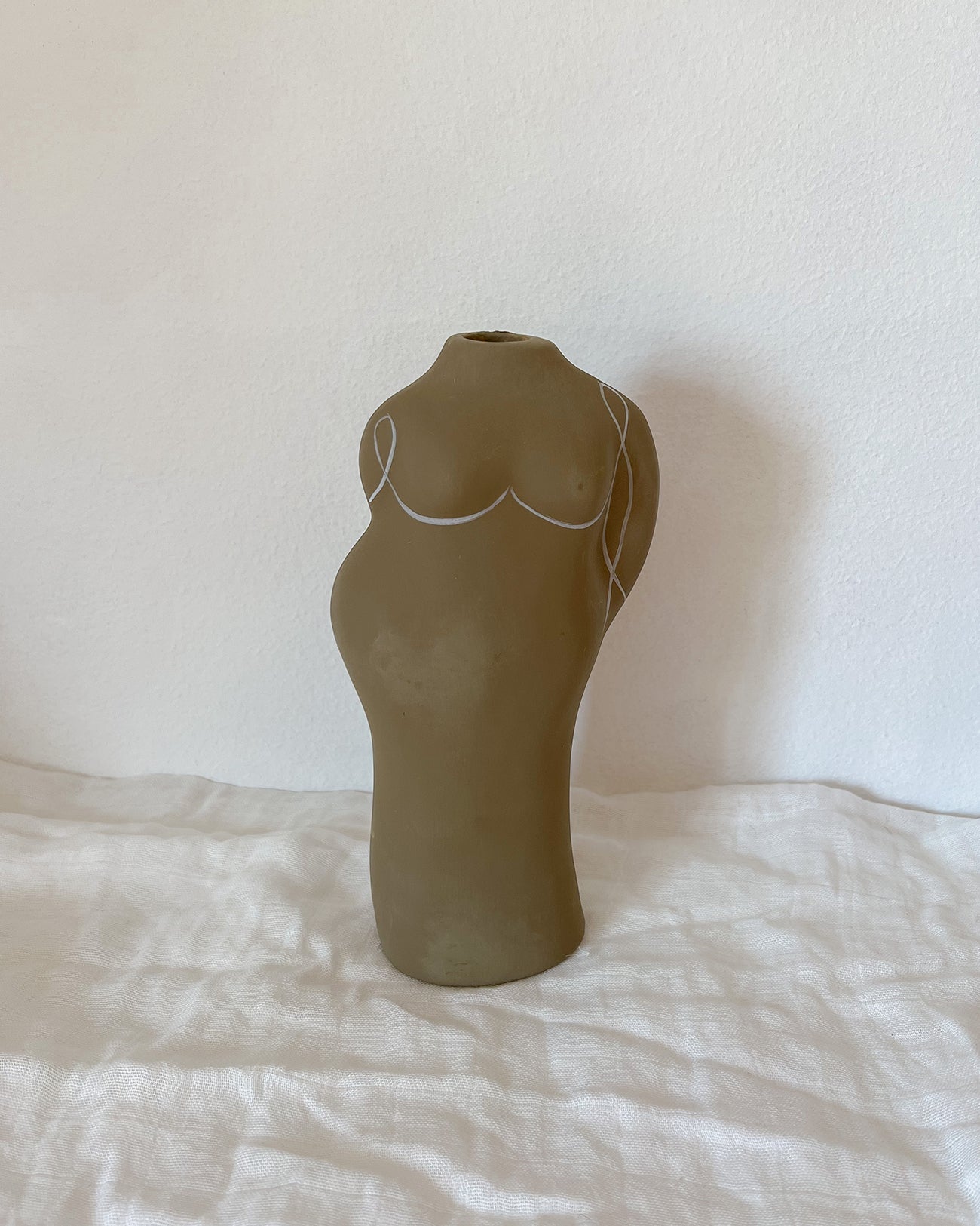 Loren Beige Body Vase
