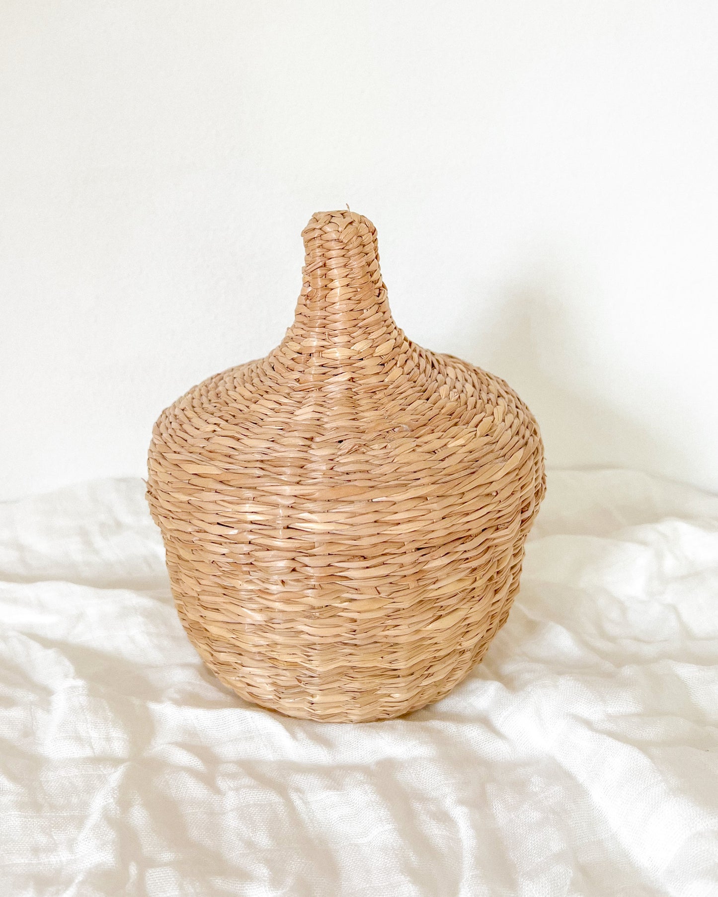 Small Paseo Seagrass Lidded Basket